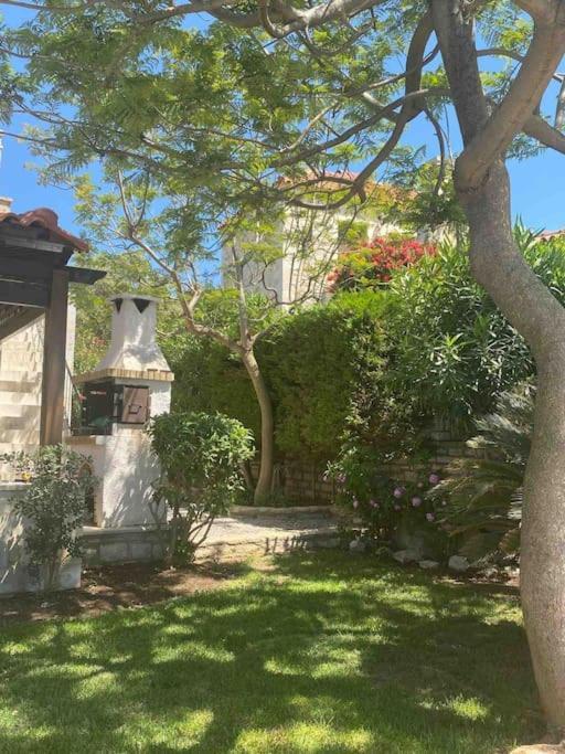 Villa Lia-Clara, Villa Mit Privatem Pool Prines  Bagian luar foto